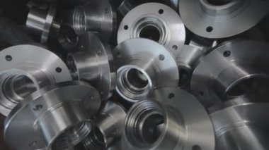 Bir sürü metalik detay, soyut metalik çerçeve. Parlak metal kurusıkı. Metal kurusıkı. Parlak ayrıntı