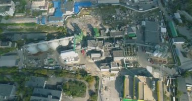 Büyük endüstriyel kompleks üst görünüm. Tahıl ambarları. Modern bitki üst görünümü