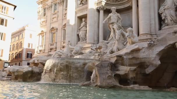 Trevi-Brunnen CLose up Italy, Rome, Trevi-Brunnen in Zeitlupe — Stockvideo