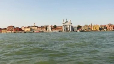 Cizvit Kilisesi Venedik Kanalı 'ndan Cizvit Kilisesi