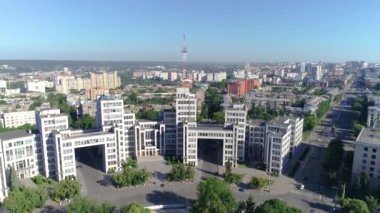 Kharkov 'un ana meydanı havadan. İnsansız hava aracı ile Kharkiv merkezi