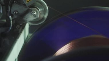 Kablo üretim süreci, kablo fabrikasındaki mekanizma.