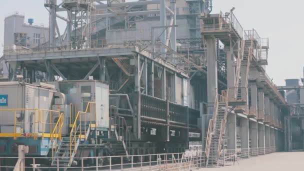 Exterior of a metallurgical plant. A large metallurgical plant. Modern metallurgical plant — Stock Video