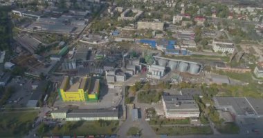 Büyük endüstriyel kompleks üst görünüm. Tahıl ambarları. Modern bitki üst görünümü