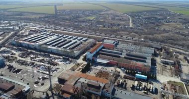 Büyük fabrika hava manzarası, büyük bir fabrikanın dışı. Üst görünümü yerleştir
