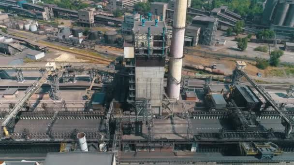 Coke oven battery aerial view. Industrial exterior of a large factory. Fly over a coke oven battery, exterior of a large metallurgical plant — Stock Video