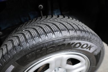 Bükreş, Romanya - 25 Ekim 2020: Hankook kış lastikleri.