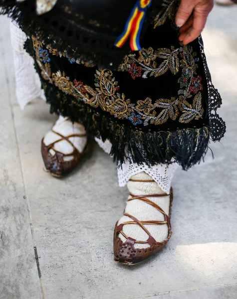 Shallow Depth Field Selective Focus Image Romanian Traditional Peasant Shoes — Stock Photo, Image