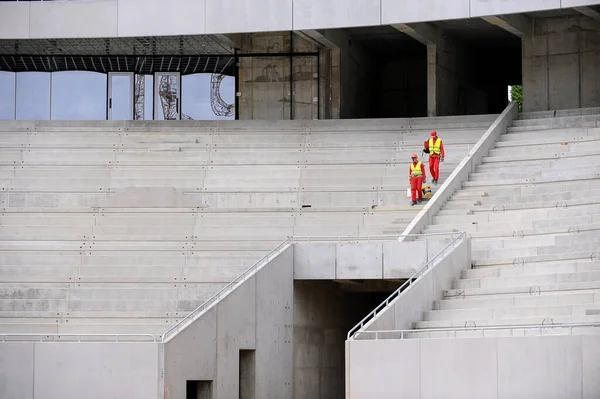 Bucareste Romênia Abril 2010 Trabalhadores Canteiro Obras Estádio National Arena — Fotografia de Stock