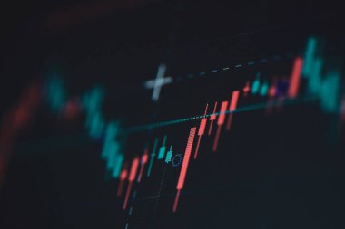 Bilgisayar ekranında bir şamdan çizelgesinin ayrıntılarıyla sığ alan derinliği (seçici odak).