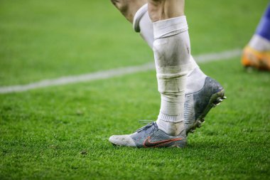 Bükreş, Romanya - 19 Mart 2021: Nike futbol ayakkabılarıyla ilgili ayrıntılar.