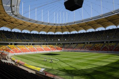 Bükreş, Romanya - 25 Nisan 2021: Bükreş 'teki Ulusal Arena Stadyumuna güneşli bir günde genel bakış.