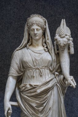 Roma, İtalya - 11 Ocak 2024: Vatikan Müzesi içinde Şans Heykeli.