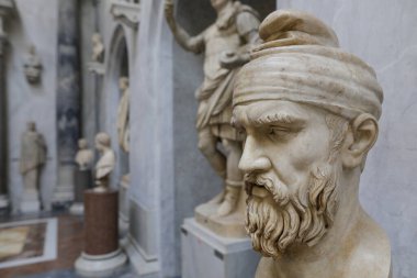 Roma, İtalya - 11 Ocak 2024: Vatikan Müzesi 'ndeki bir Dacian heykelinin başı.