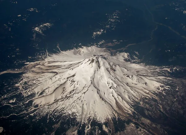 Majestuosa Vista Aérea Del Volcán Mount Hood Cubierto Nieve Oregon — Foto de Stock