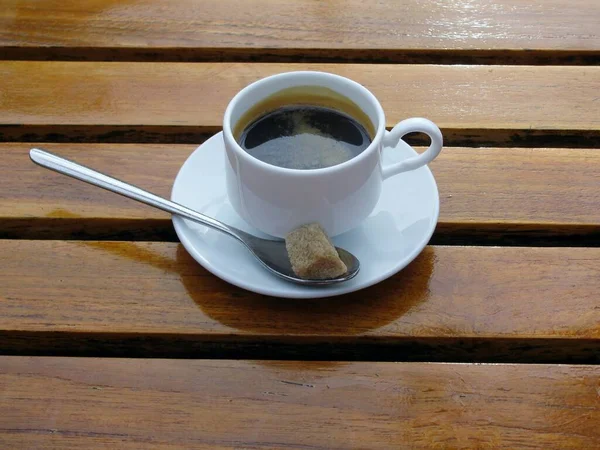 Διπλός Καφές Espresso Λευκό Κύπελλο Στο Ξύλινο Τραπέζι — Φωτογραφία Αρχείου