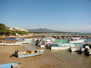 Küçük bir kasabada tekneler Punta Mita Nayarit, Meksika
