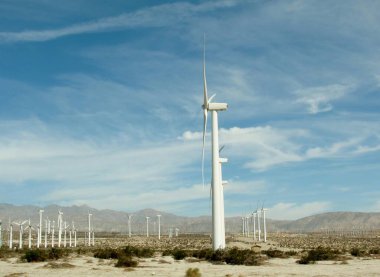 Kaliforniya 'daki rüzgar santralinde türbinler, San Gorgonio Pass Wind Farm, ABD.
