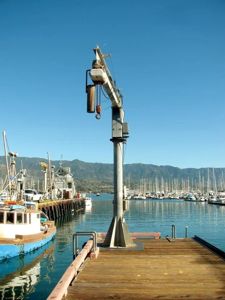 Crane Lifting Boats Santa Barbara Harbour Santa Barbara Californa Usa — Stock Photo, Image