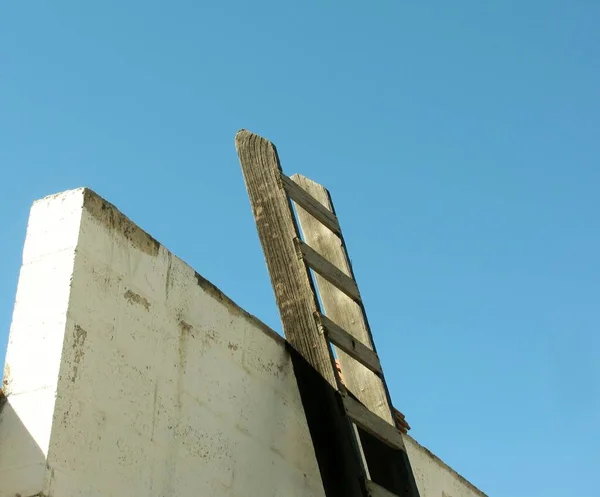 Ladder White Wall Sky — Stock Photo, Image