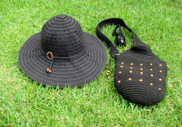 Packable Black Braided Wide Brim Sun Hat Crochet Bag Sunglasses — Fotografia de Stock