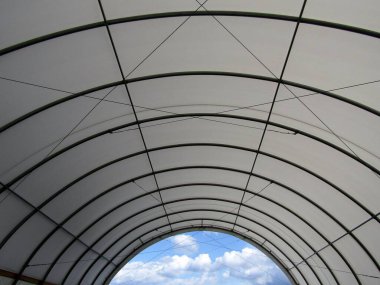 Açık hava depolama veya etkinlik için gerilim polietilen kumaş çadırı