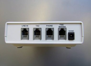 Küçük telefon merkezi - sabit telefon, faks, telesekreter arayüzü, bazen telefon hattı yöneticisi ya da anahtar.