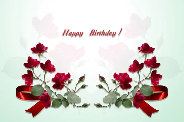 Postales Feliz cumpleaños de ramos de rosas rojas y lazo rojo —  Fotos de Stock