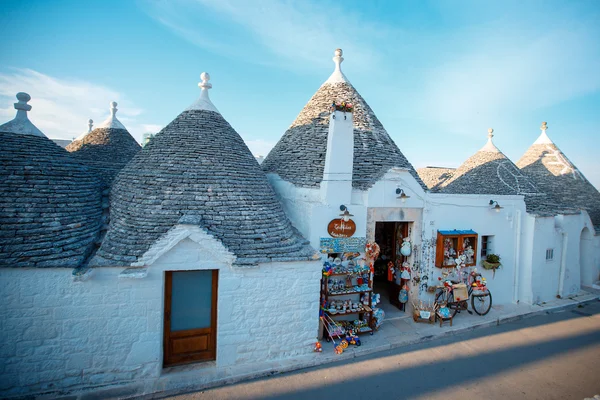 ALBEROBELLO, trulli tradizionali ad Alberobello, Italia — Foto Stock