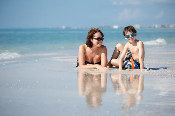 Mother and son on tropical beach in Florida — Stock Photo, Image