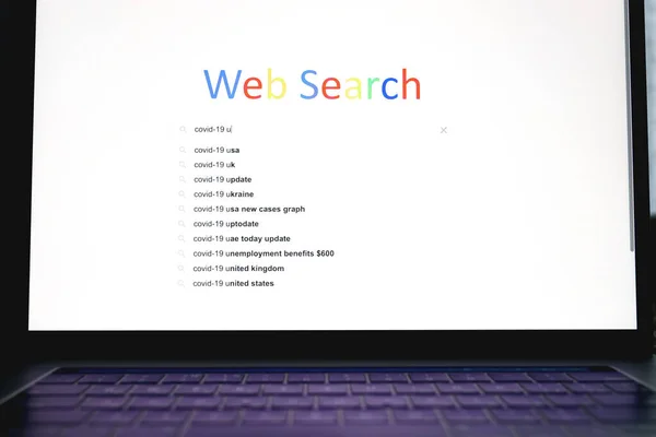 Szukaj Internecie Temat Covid Podpowiedzi Zapytania 2021 Web Search Concept — Zdjęcie stockowe