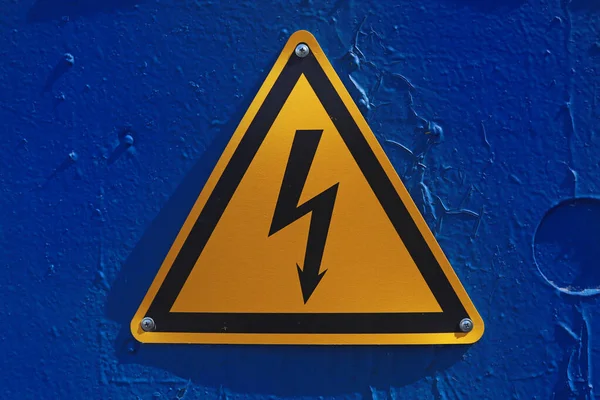 Photo Danger Panneau Haute Tension Sur Porte Métal Peint Bleu — Photo