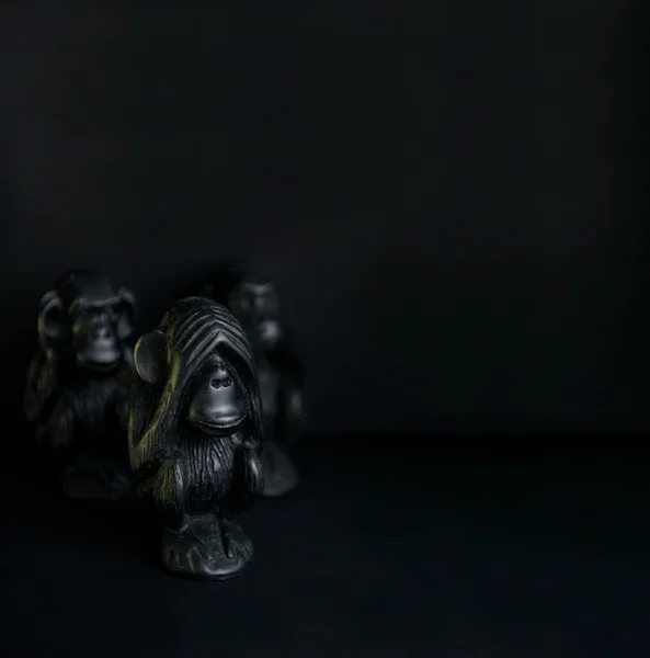 Figuras con tres monos — Foto de Stock