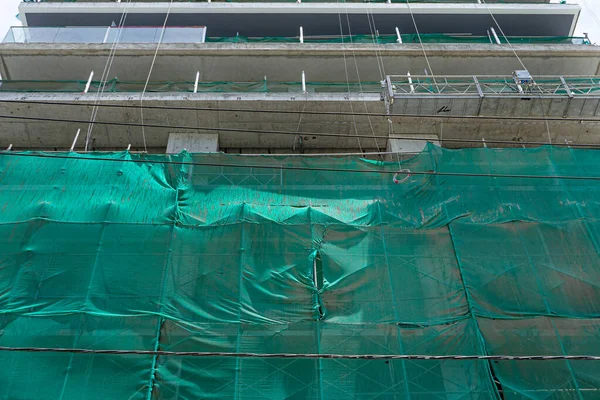 Säkerhetsnät Fasaden Byggnaden Skydd Mot Fallande Föremål Byggarbetsplats — Stockfoto