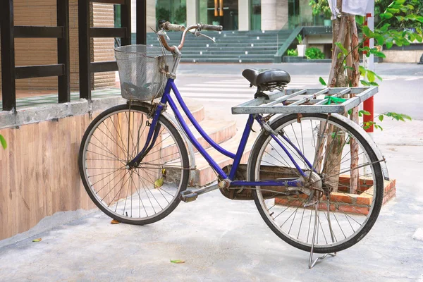 Vue Latérale Vieux Vélo Vintage Dans Rue — Photo