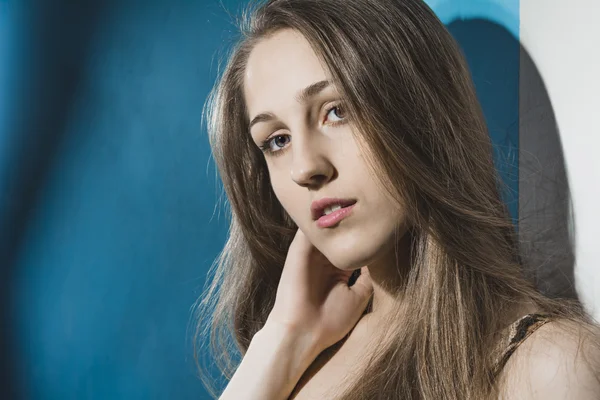 Close-up portrait of a sad girl. — Stock Photo, Image