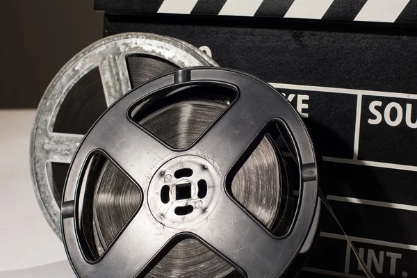 Yakın çekim film kamera chalkboard ve rulo