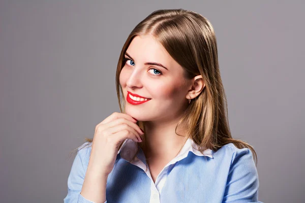 Primer plano retrato de hermosa chica — Foto de Stock