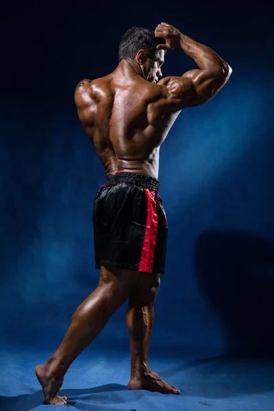 Portrait in full growth bodybuilder — Stock Photo, Image