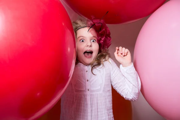 Surprised, the frightened teen girl in white dress and hat — Stock Photo, Image