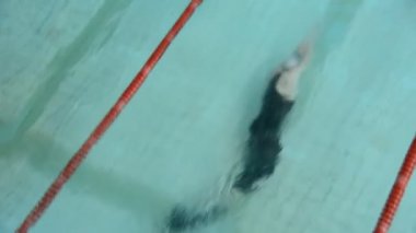 Havuz yarışmalar. Pürüzsüz mono palet