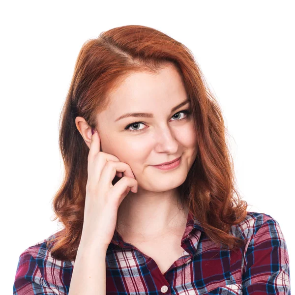 Gros plan d'une belle jeune fille aux cheveux roux — Photo