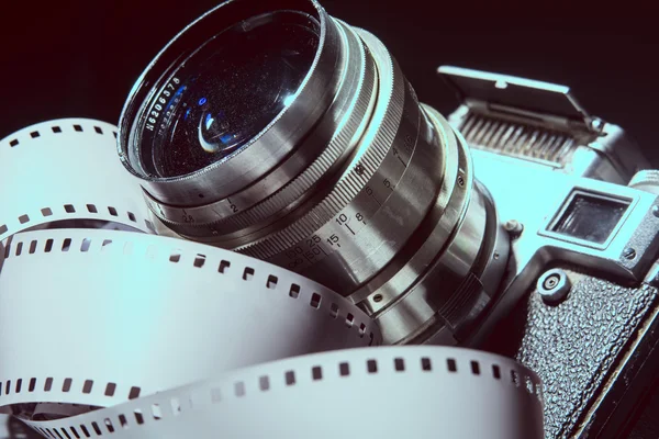 Close-up of old photo camera with metallic color. — Stock Photo, Image