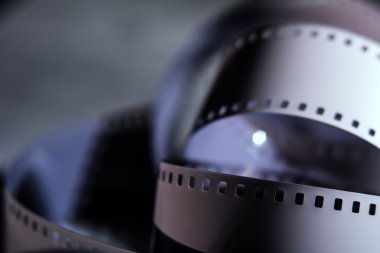 35 mm film negatif. Bükülmüş fotoğraf filmi