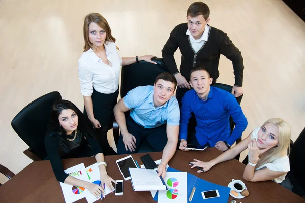 Trabajo en equipo en la oficina —  Fotos de Stock