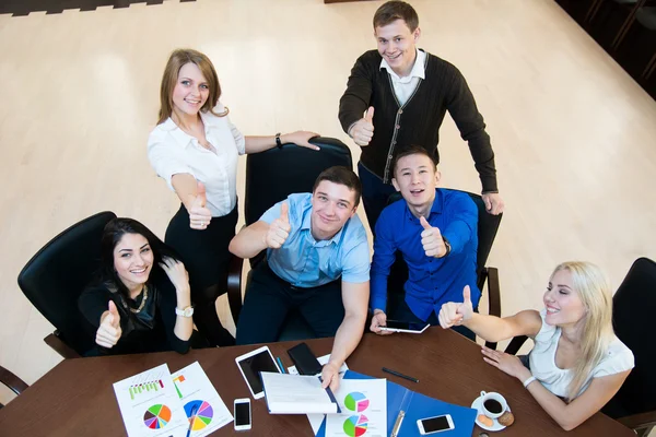 Teamwork in the office — Stock Photo, Image