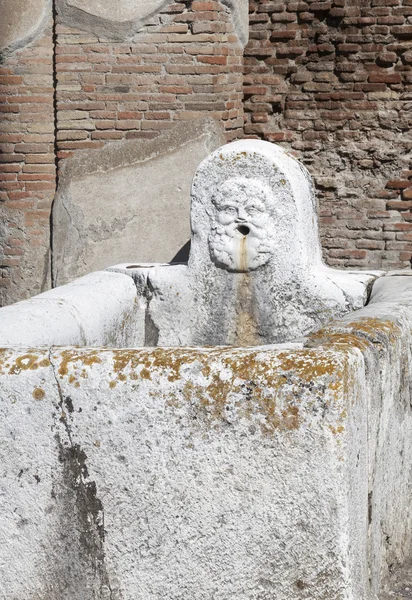 Fuente para beber en Herculano — Foto de Stock