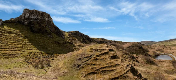 Panorama Vale Fadas Formação Rochosa Castelo Ewan Perto Uig Ilha — Fotografia de Stock