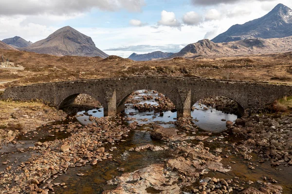 Παλιά Γέφυρα Στο Sligachan Skye Κοιτάζοντας Προς Marsco — Φωτογραφία Αρχείου