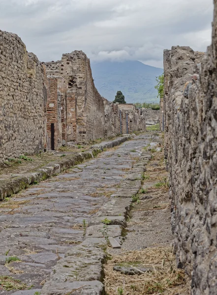 Rua Pompeia e Vesúvio — Fotografia de Stock